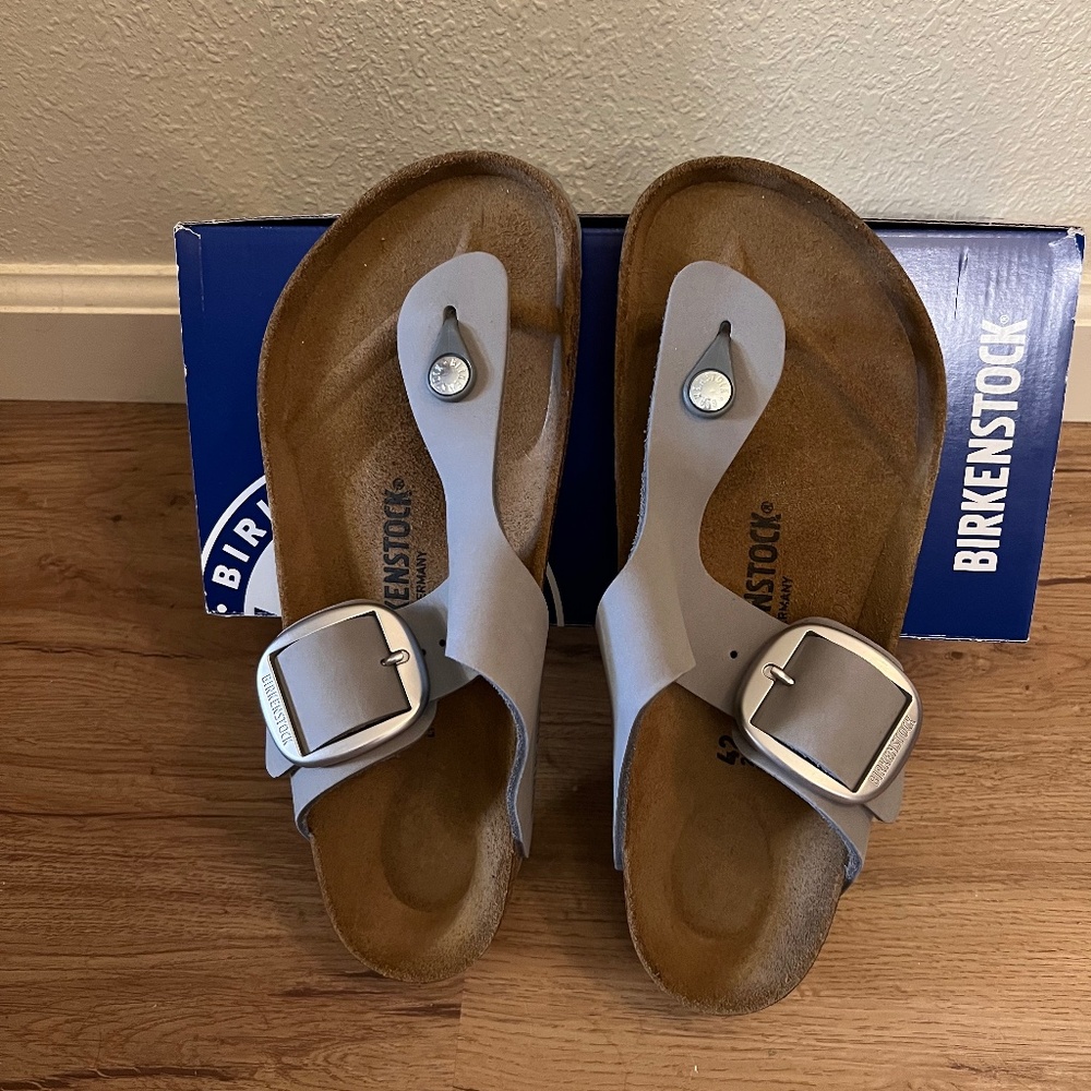 Gizeh Big Buckle Birkenstock - color Grey Dove